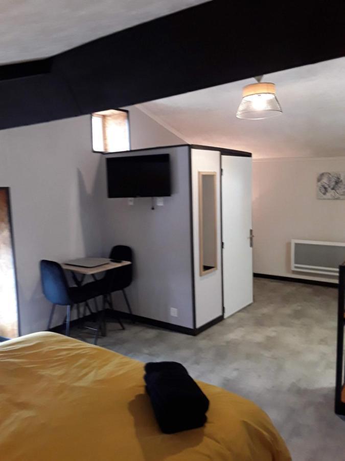 La Chambre D'A Cote Doulezon Bagian luar foto