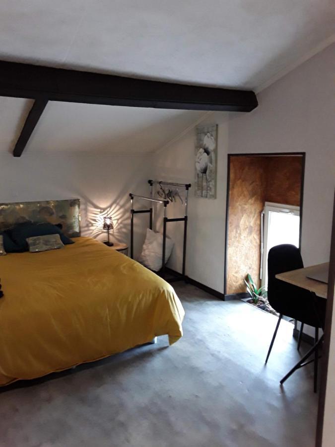 La Chambre D'A Cote Doulezon Bagian luar foto